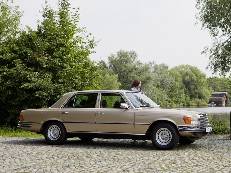  Mercedes-Benz 450 SEL 6.9 (W116) 1975 года  (фото 17 из 27)